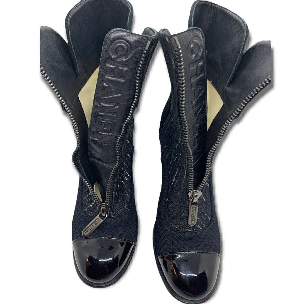 CHANEL Interlocking CC Logo Booties |38.5 EU| - Picture 14 of 14